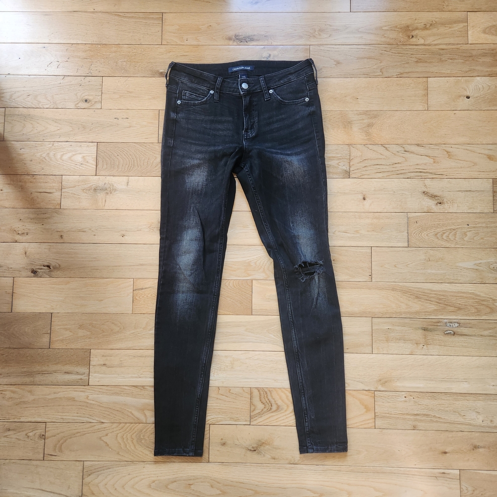 Calvin Klein Super Skinny Jeans - Distressed Black